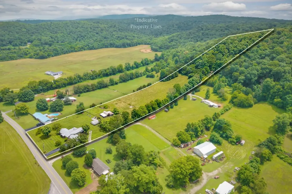 1653 Lester Flatt Road Sparta TN 38583