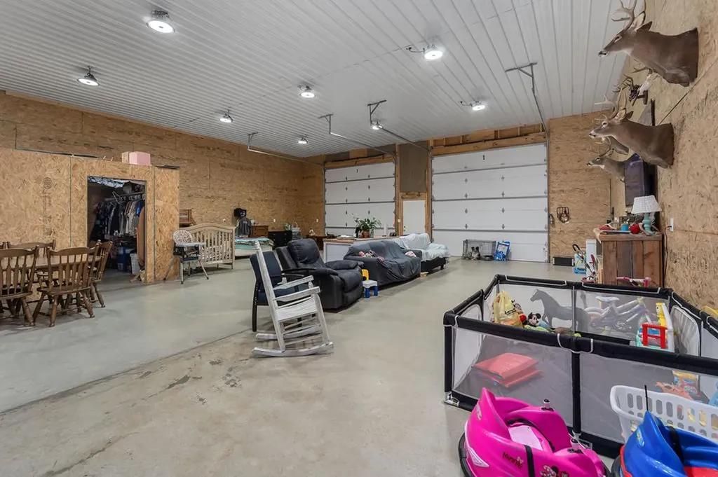 2222 Hilham Highway Hilham TN 38568