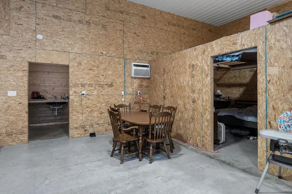 2222 Hilham Highway Hilham TN 38568