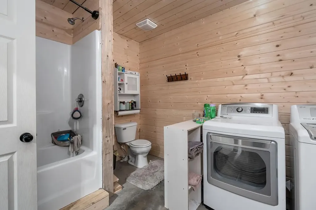 2222 Hilham Highway Hilham TN 38568