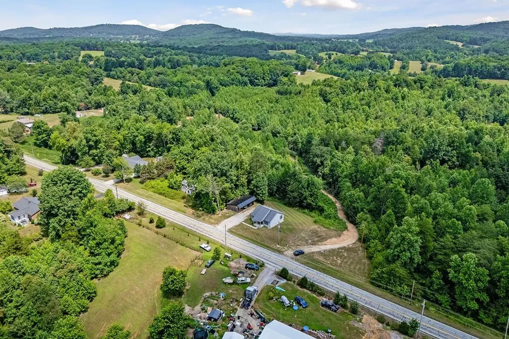 2222 Hilham Highway Hilham TN 38568