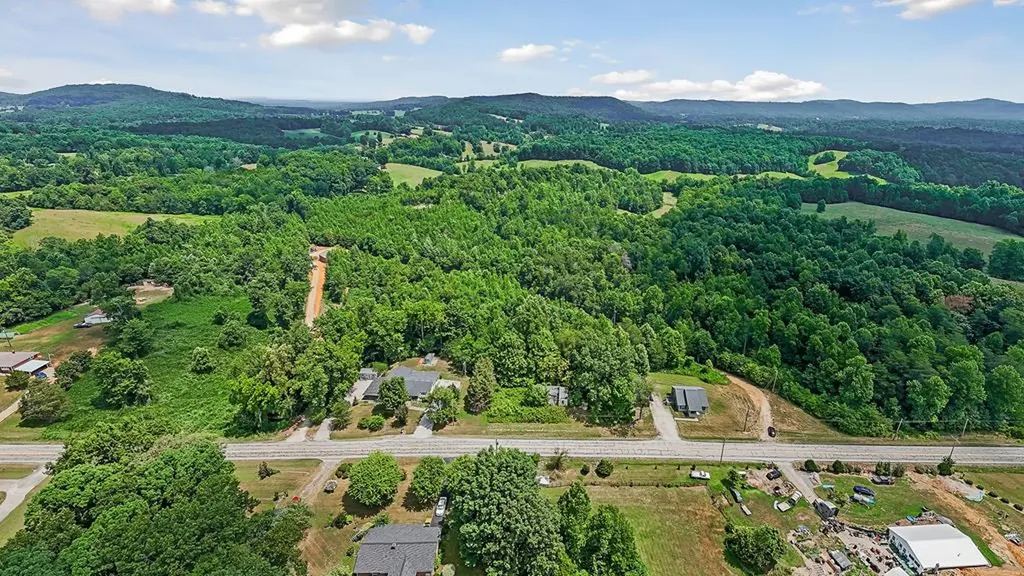 2222 Hilham Highway Hilham TN 38568