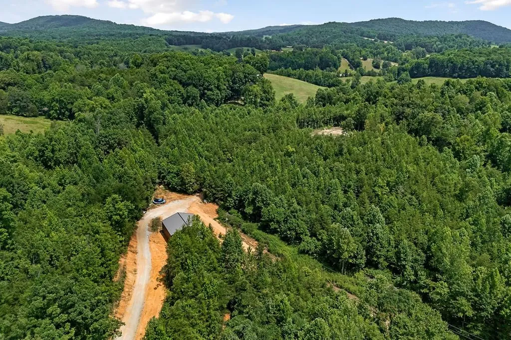 2222 Hilham Highway Hilham TN 38568