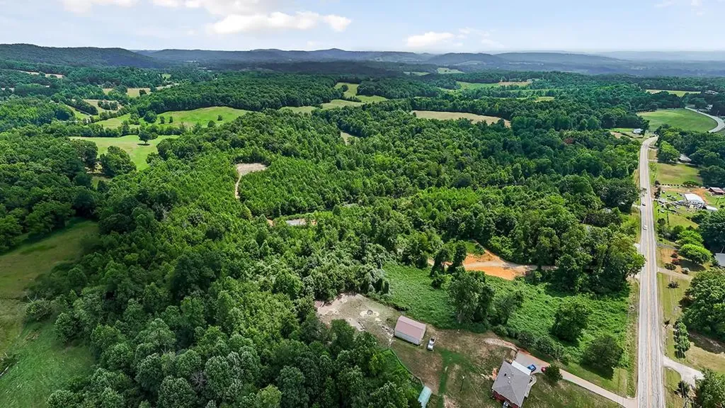 2222 Hilham Highway Hilham TN 38568