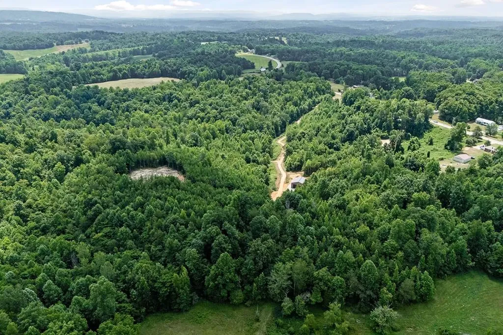 2222 Hilham Highway Hilham TN 38568