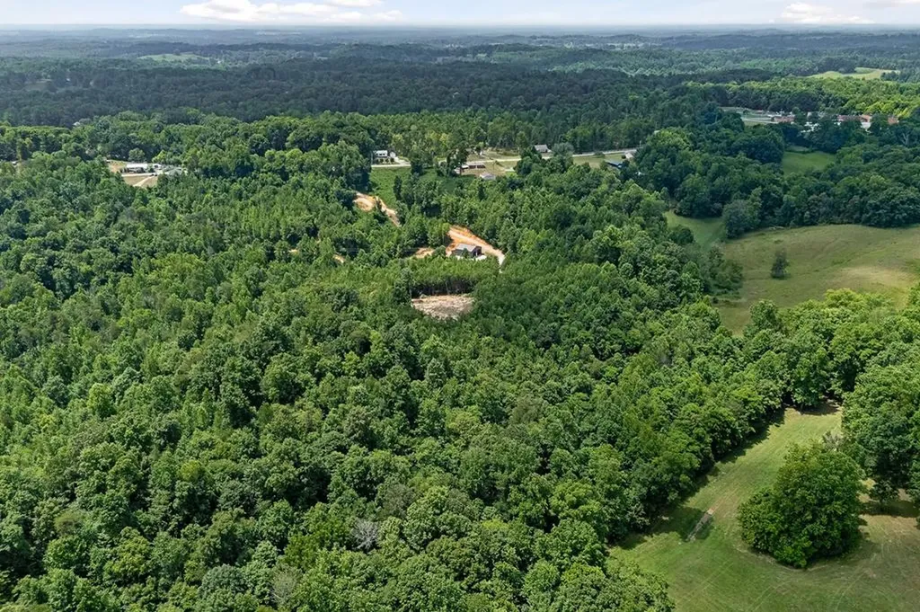 2222 Hilham Highway Hilham TN 38568