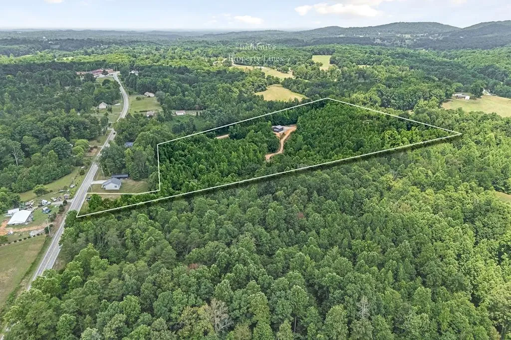 2222 Hilham Highway Hilham TN 38568