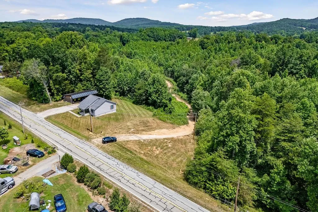 2222 Hilham Highway Hilham TN 38568