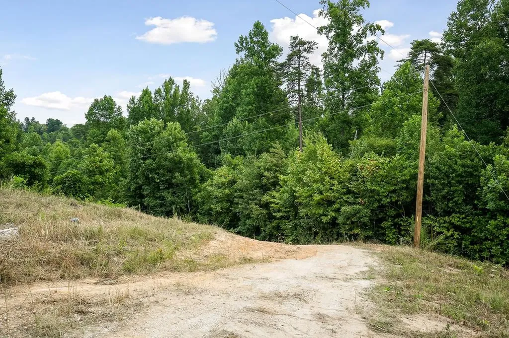 2222 Hilham Highway Hilham TN 38568