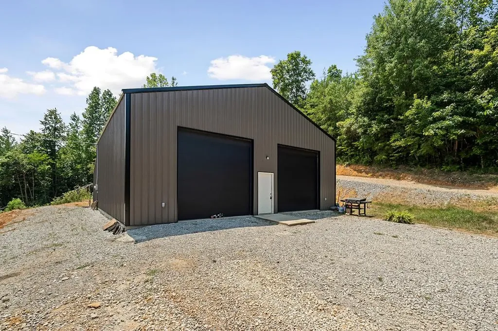 2222 Hilham Highway Hilham TN 38568