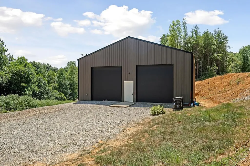 2222 Hilham Highway Hilham TN 38568