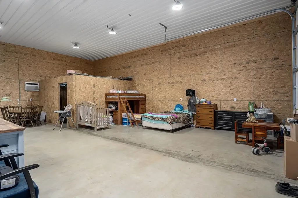 2222 Hilham Highway Hilham TN 38568