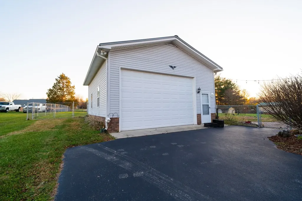 2943 Deerhaven Drive Cookeville TN 38506