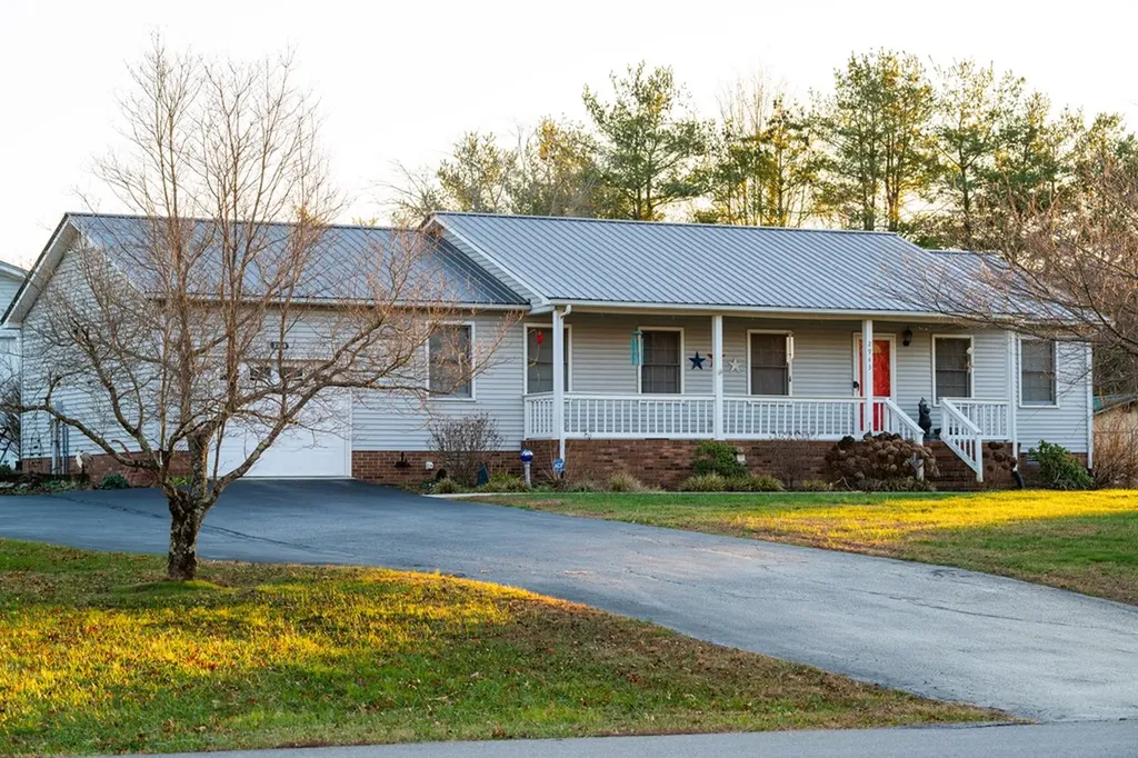2943 Deerhaven Drive Cookeville TN 38506