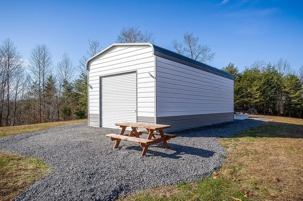 1772 S Fork Road Whitleyville TN 38588