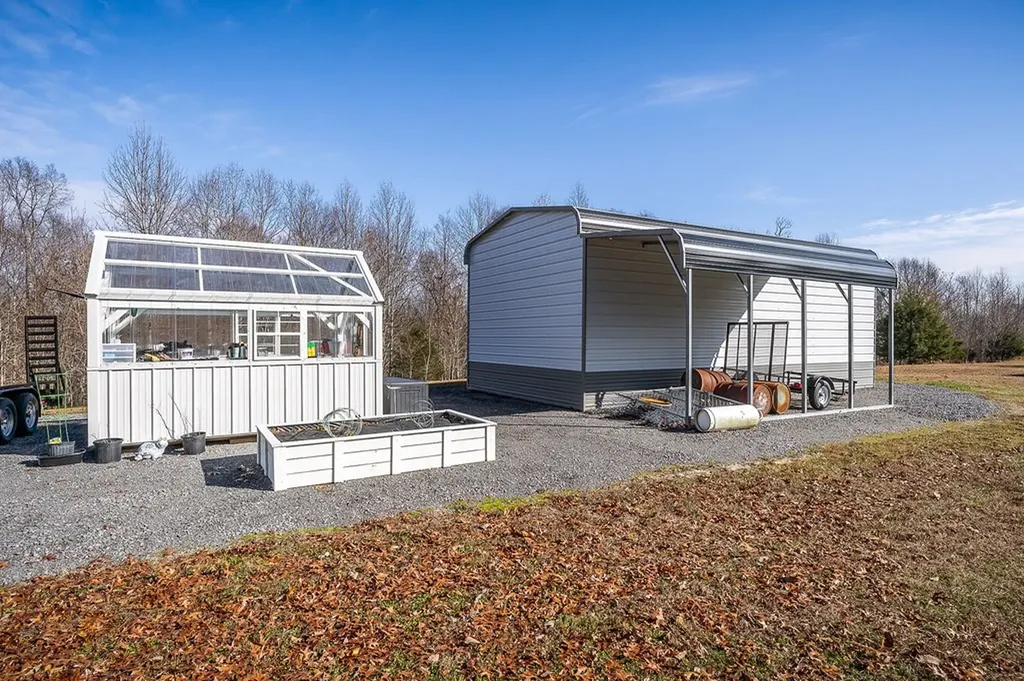 1772 S Fork Road Whitleyville TN 38588