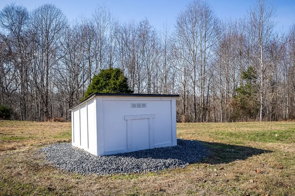 1772 S Fork Road Whitleyville TN 38588