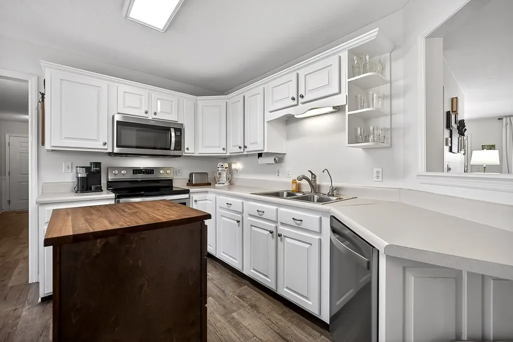 1522 E Riverside Drive Cookeville TN 38501