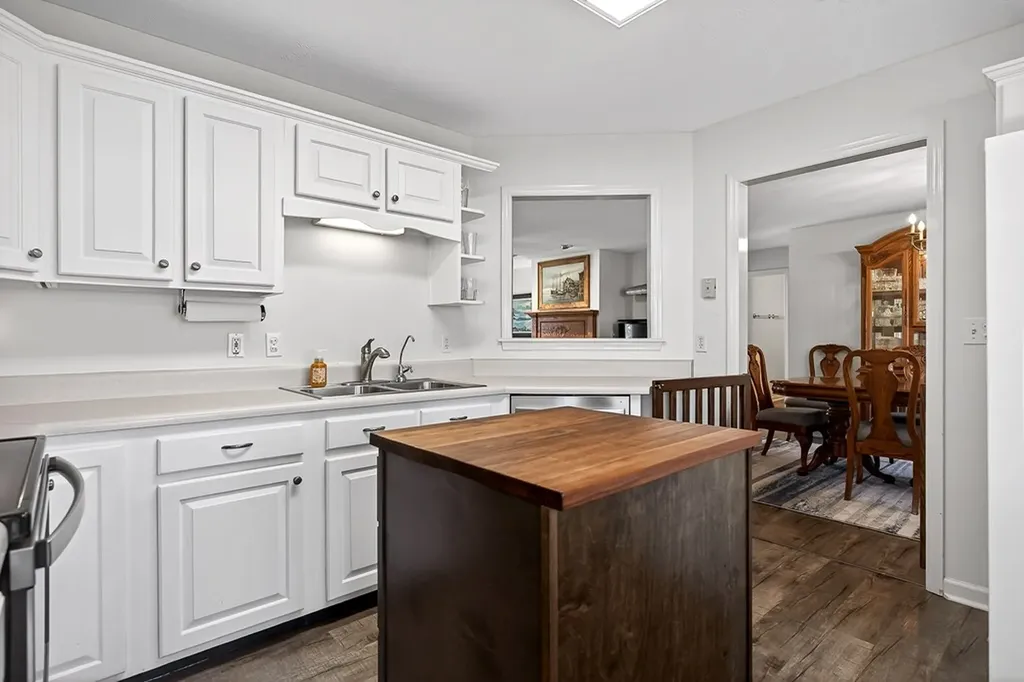 1522 E Riverside Drive Cookeville TN 38501