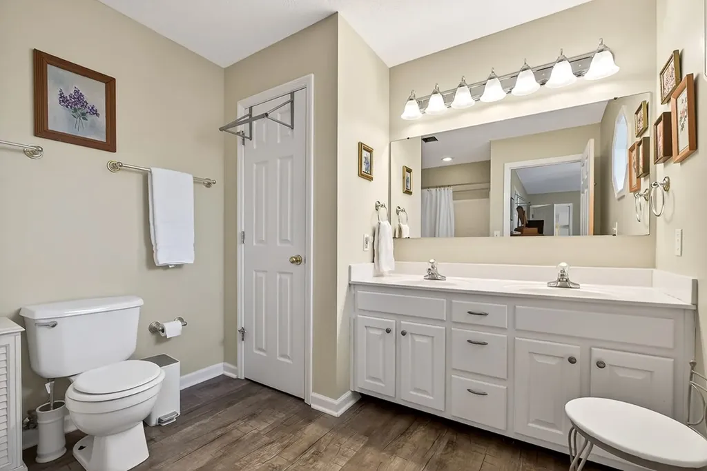 1522 E Riverside Drive Cookeville TN 38501