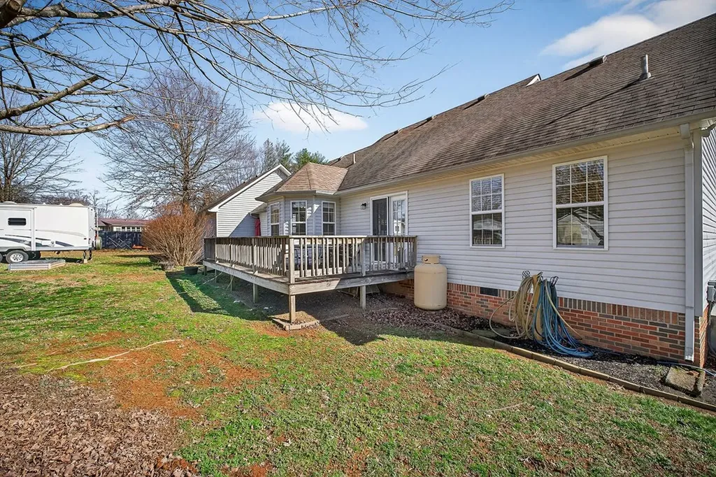 1522 E Riverside Drive Cookeville TN 38501