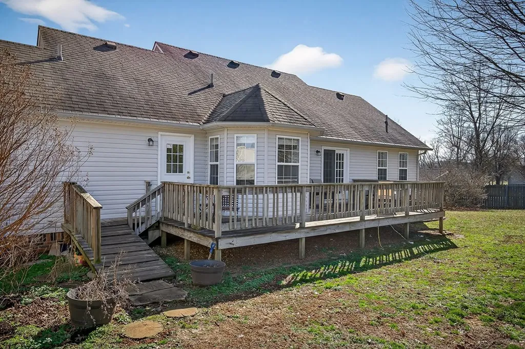 1522 E Riverside Drive Cookeville TN 38501