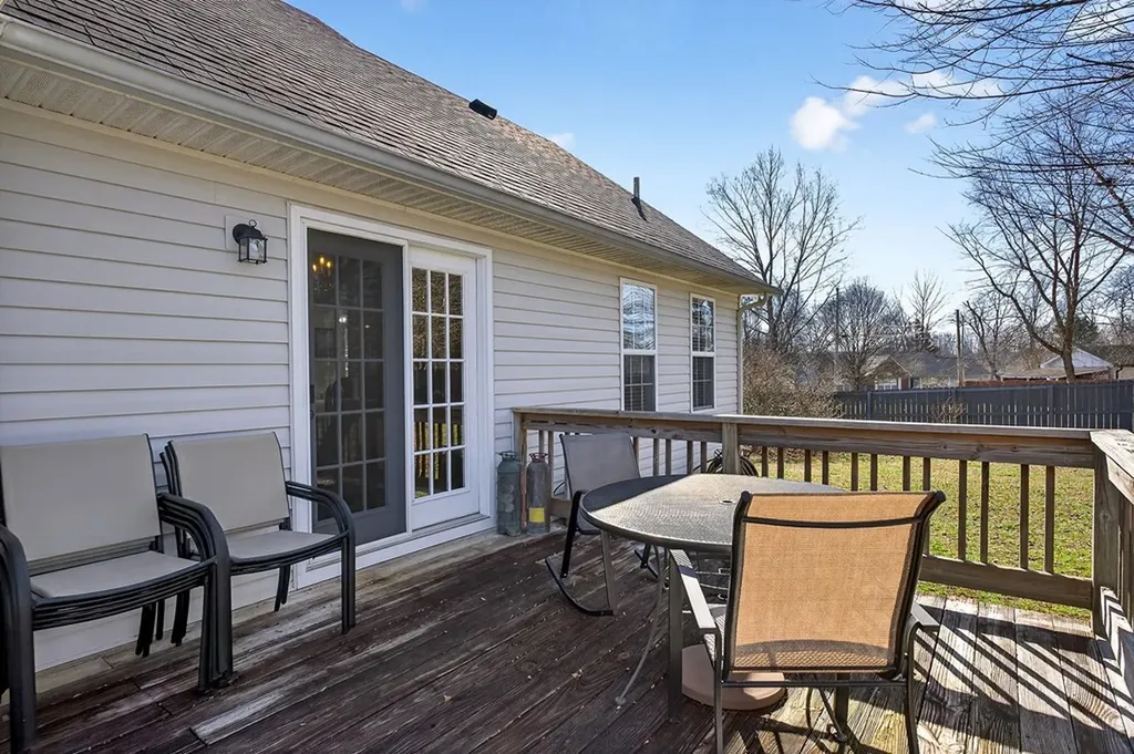 1522 E Riverside Drive Cookeville TN 38501