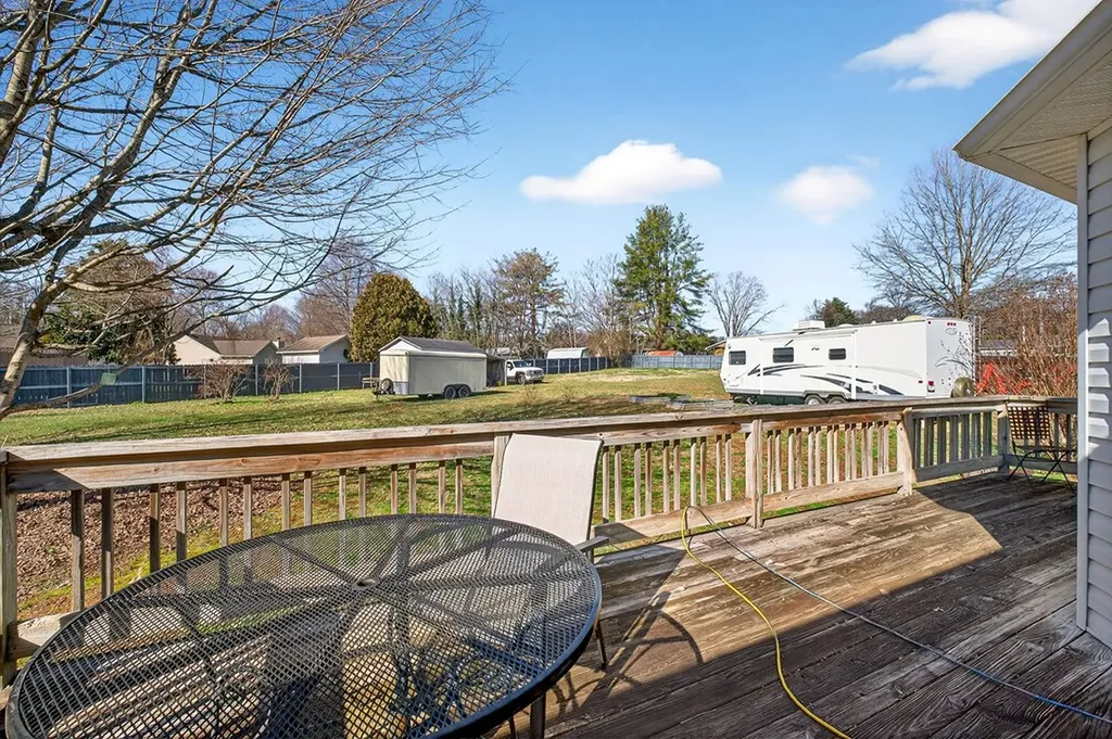 1522 E Riverside Drive Cookeville TN 38501