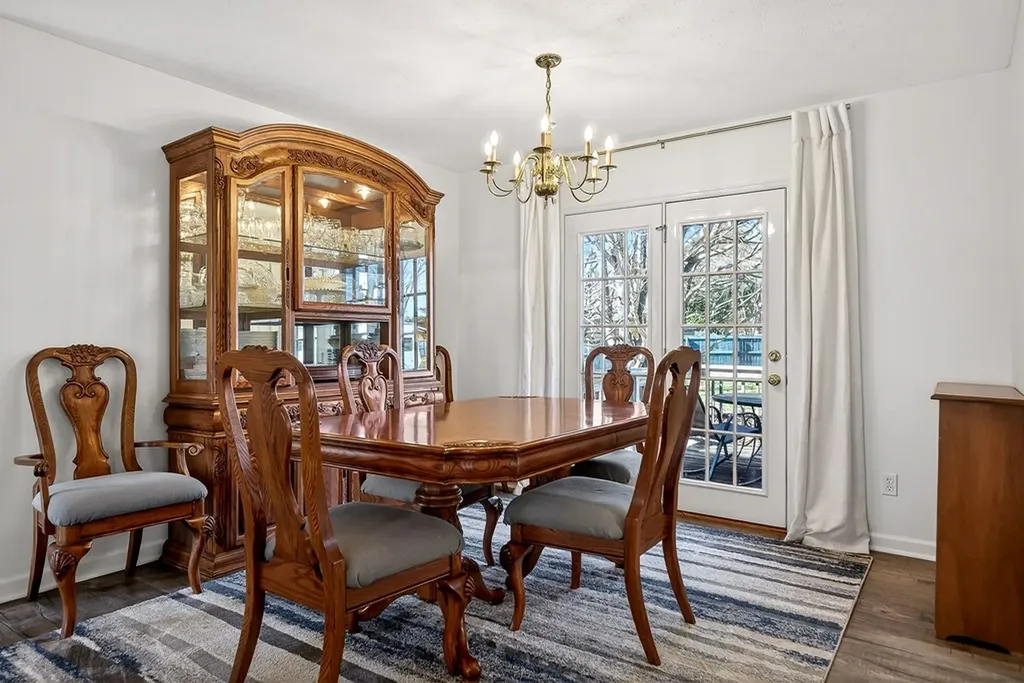 1522 E Riverside Drive Cookeville TN 38501