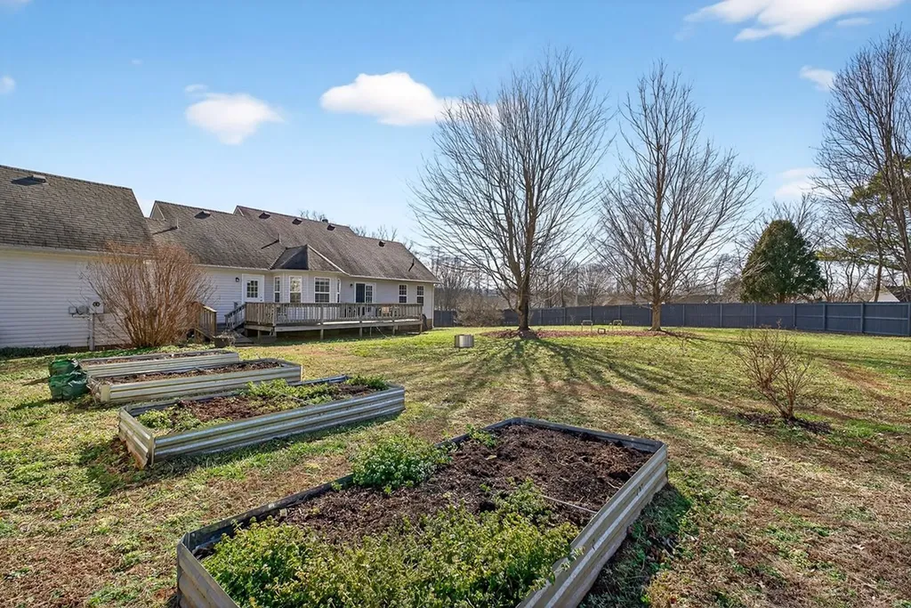 1522 E Riverside Drive Cookeville TN 38501