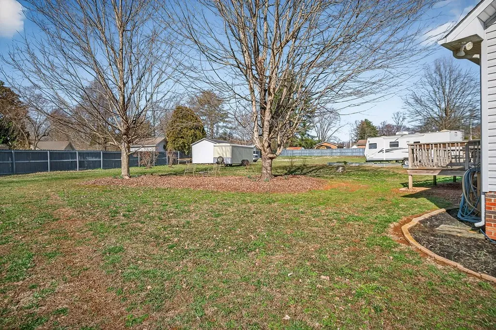 1522 E Riverside Drive Cookeville TN 38501