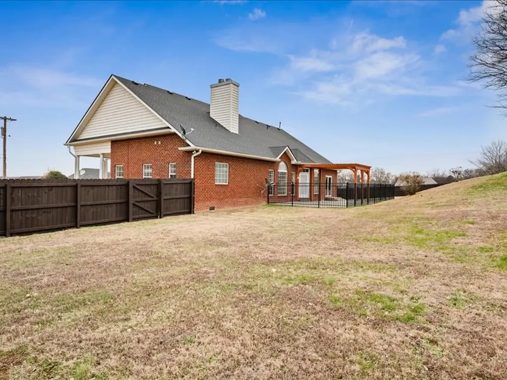 927 Westbrook Drive Gallatin TN 37066