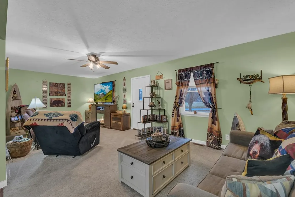 568 Brock Lane Sparta TN 38583