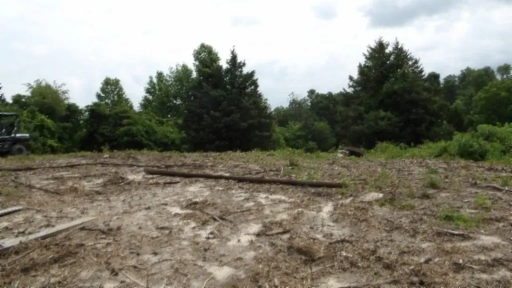 51.30AC Livingston Highway Byrdstown TN 38549
