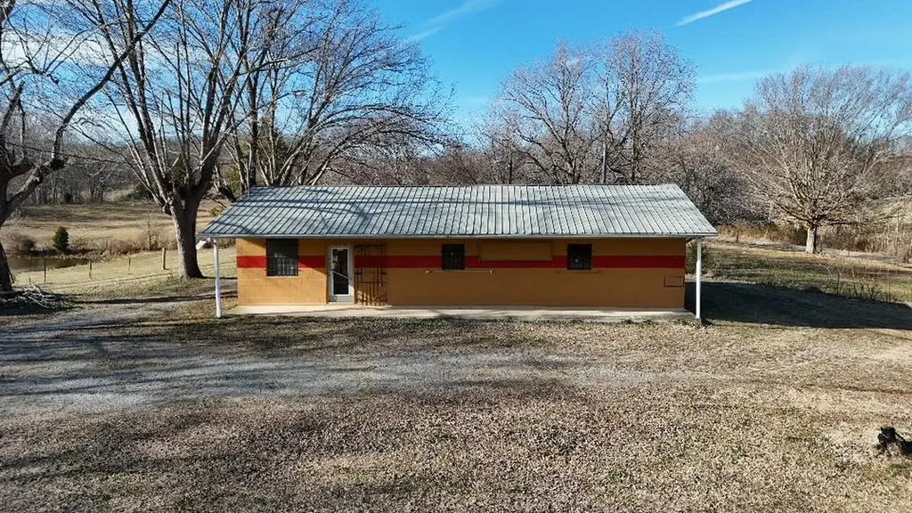 4075 York Highway Gainesboro TN 38562
