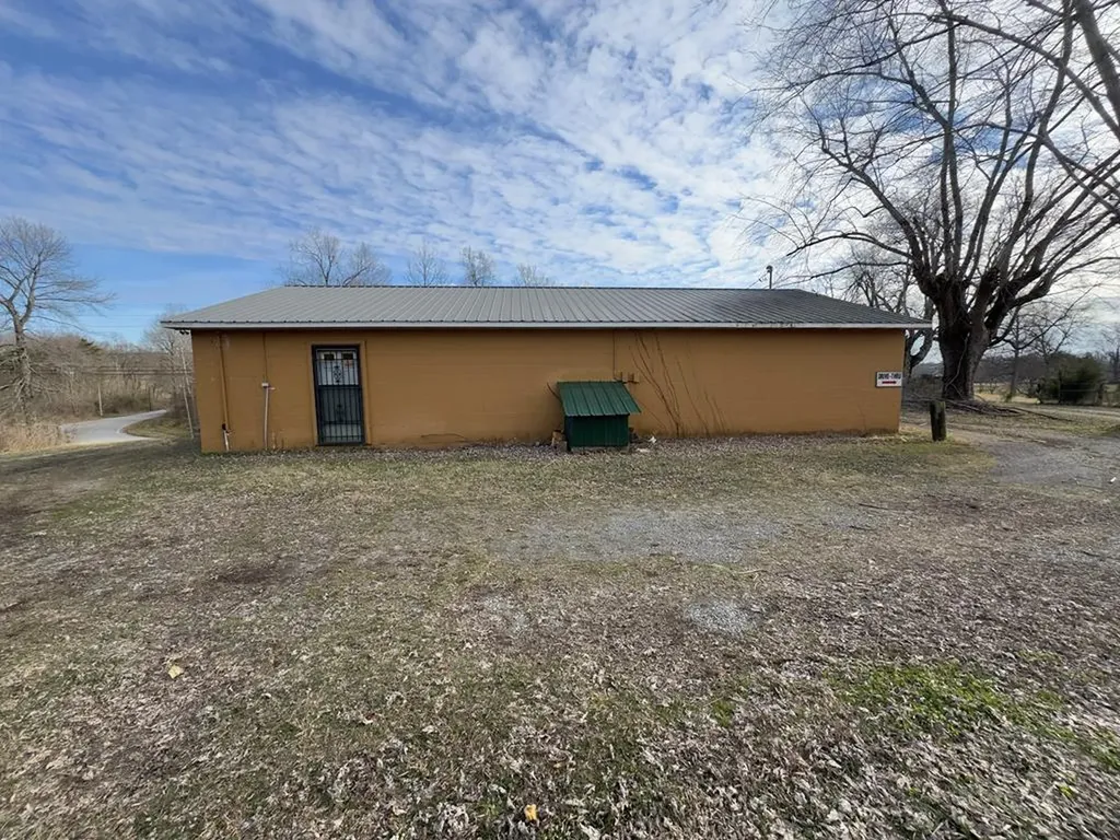 4075 York Highway Gainesboro TN 38562