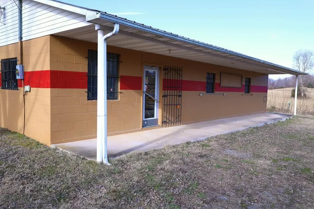 4075 York Highway Gainesboro TN 38562