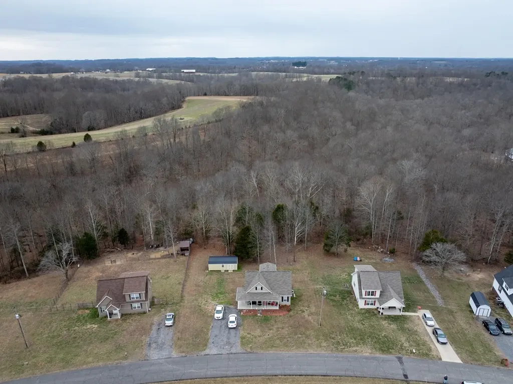 828 Kirbytown Road Lafayette TN 37083