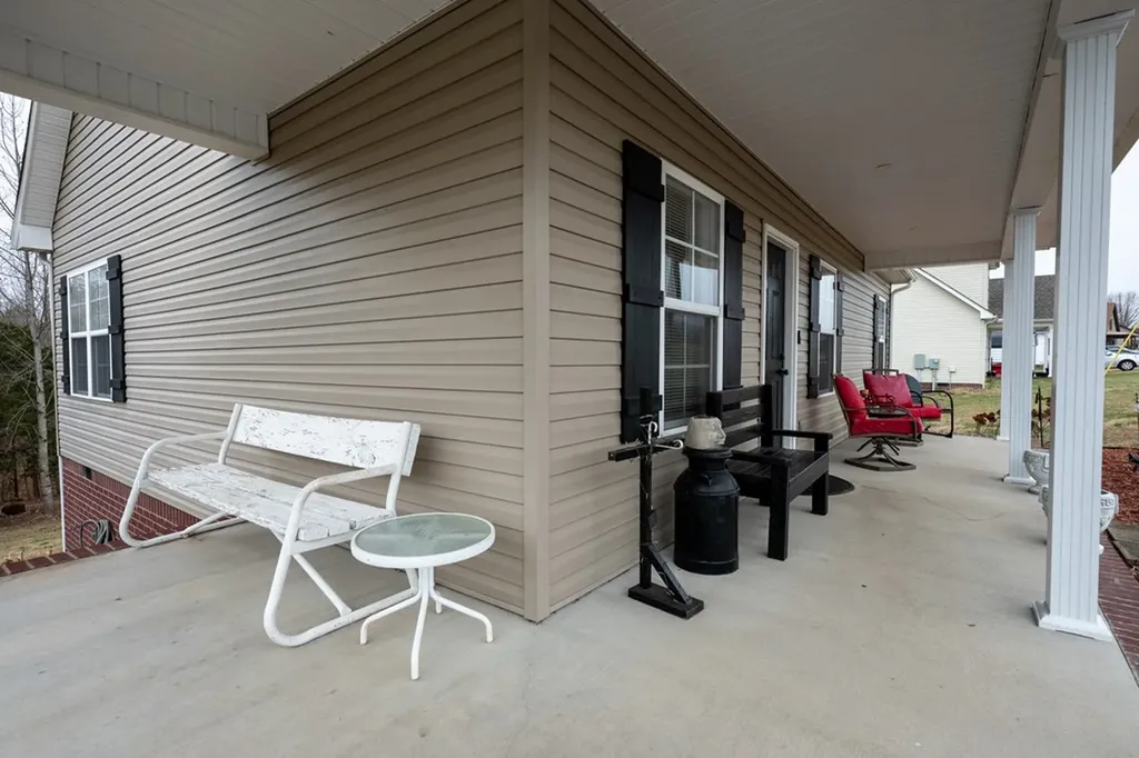 828 Kirbytown Road Lafayette TN 37083
