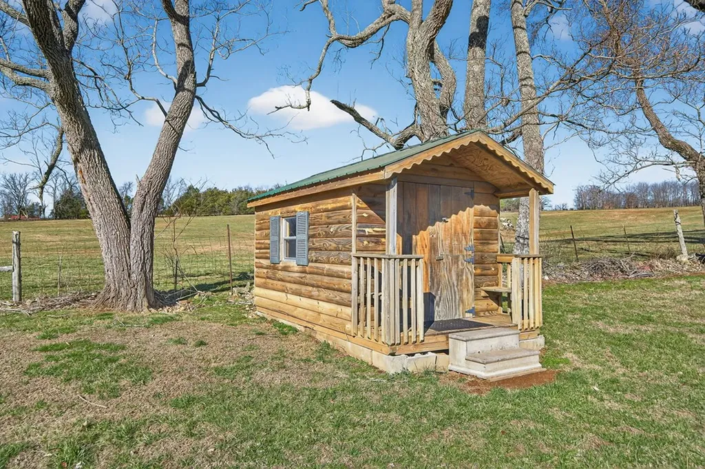 4052 Elwin Drive Cookeville TN 38501