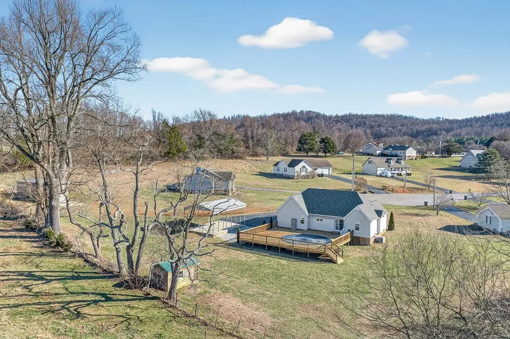 4052 Elwin Drive Cookeville TN 38501