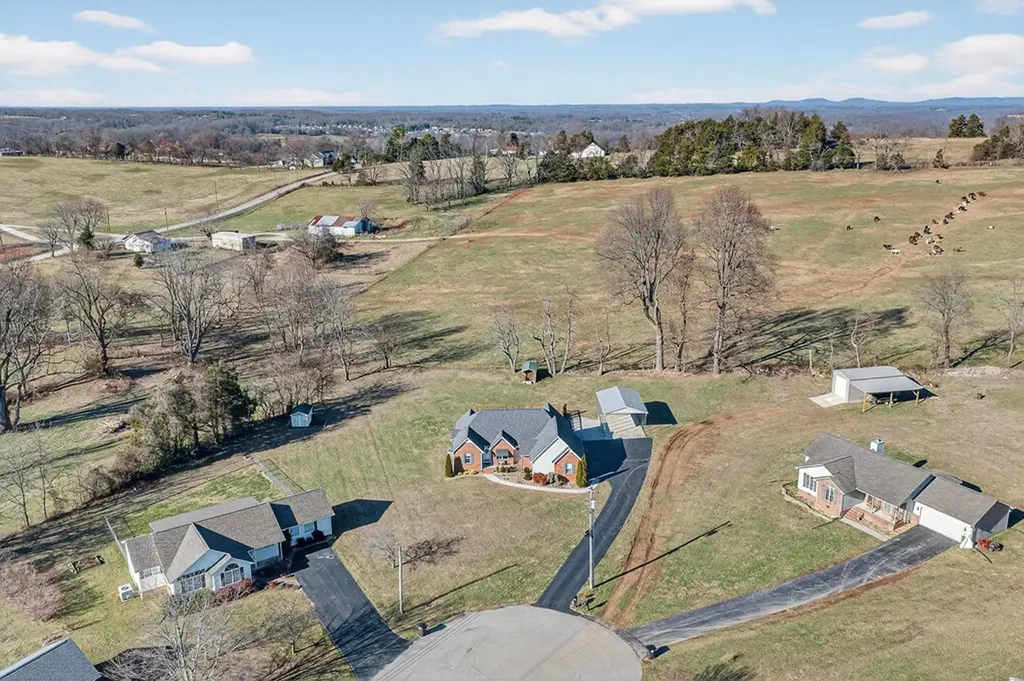 4052 Elwin Drive Cookeville TN 38501