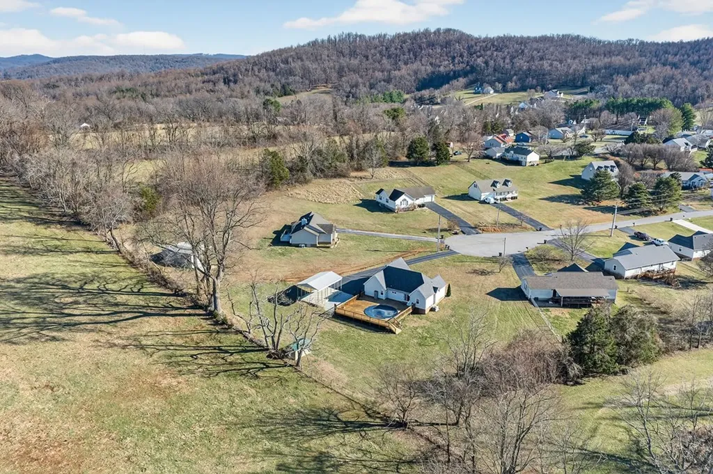 4052 Elwin Drive Cookeville TN 38501