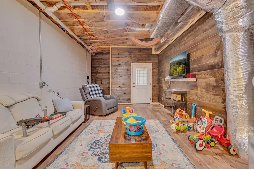 820 S Bunker Hill Road Sparta TN 38583