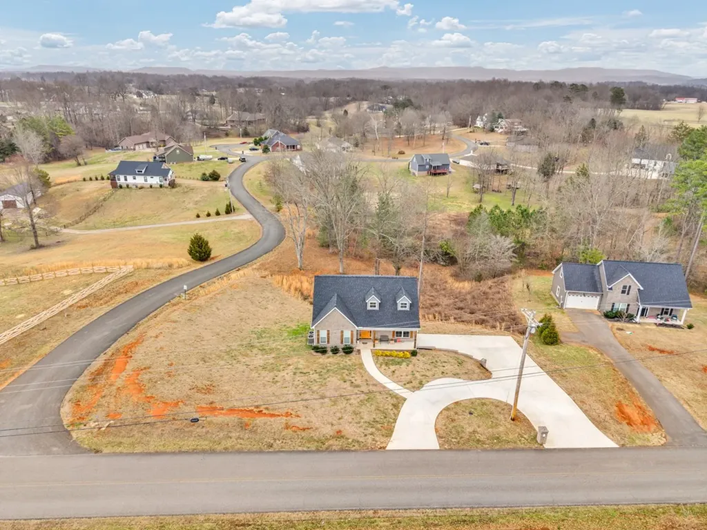 820 S Bunker Hill Road Sparta TN 38583