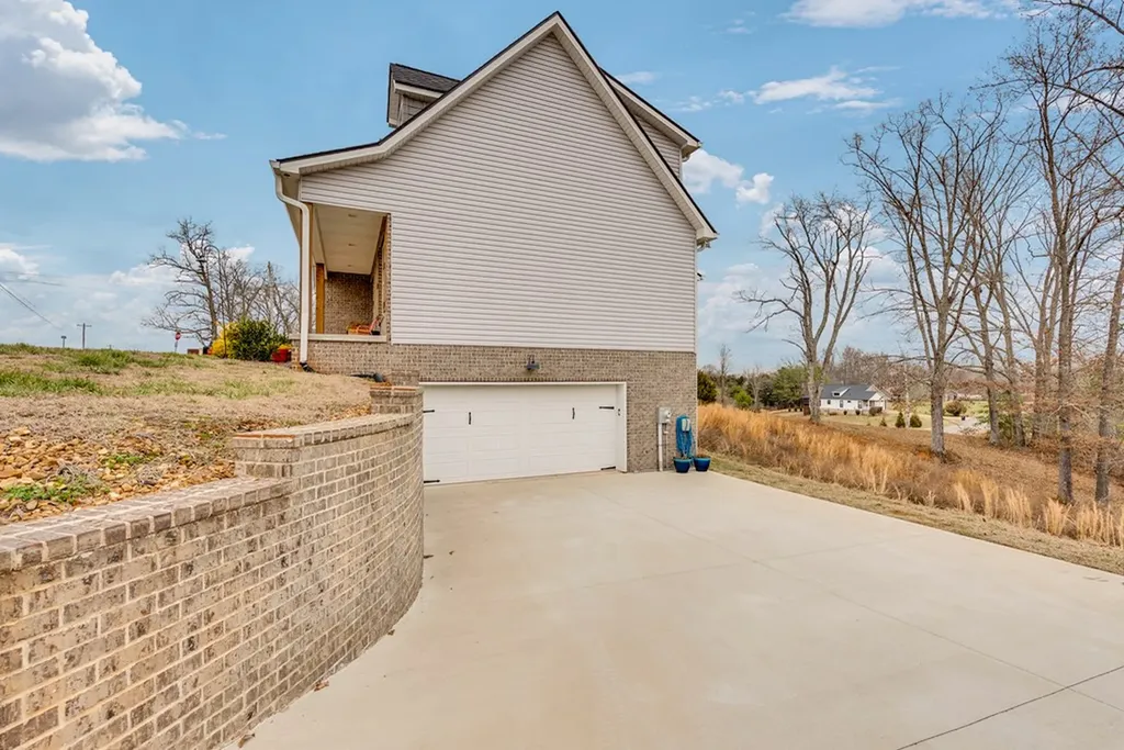 820 S Bunker Hill Road Sparta TN 38583