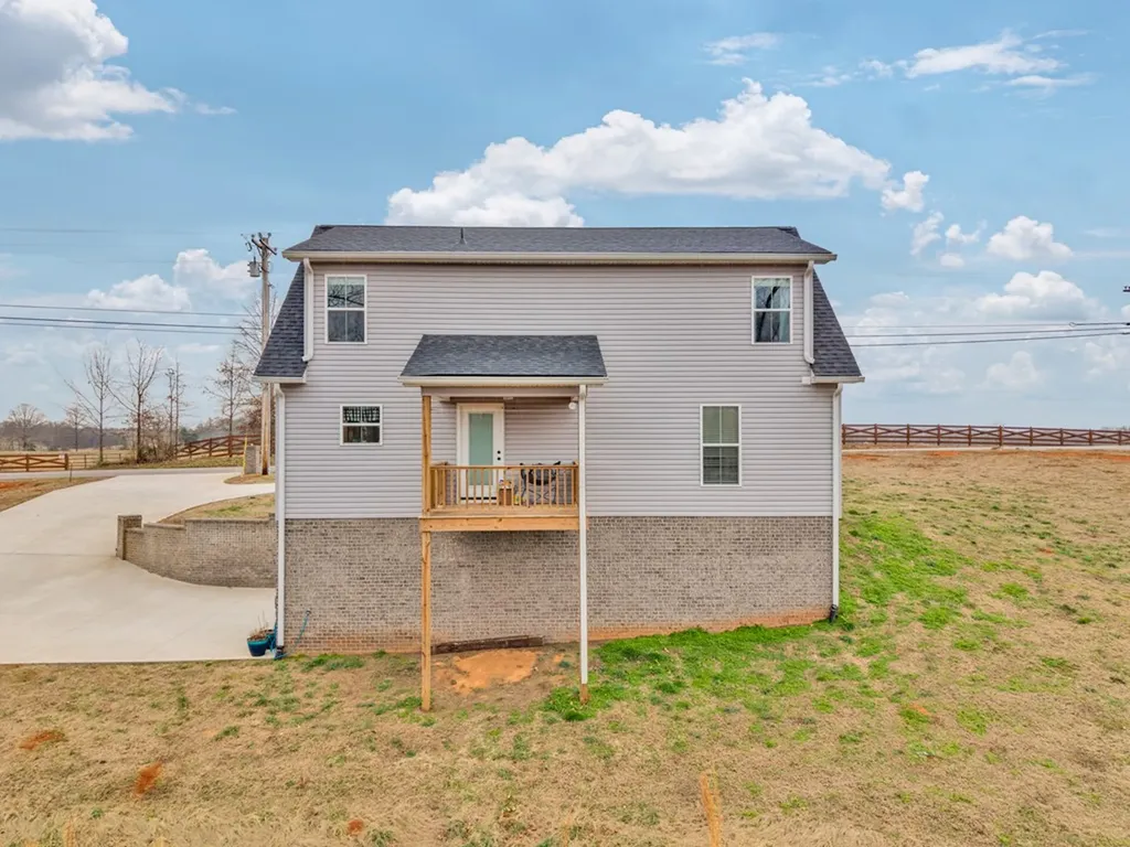 820 S Bunker Hill Road Sparta TN 38583