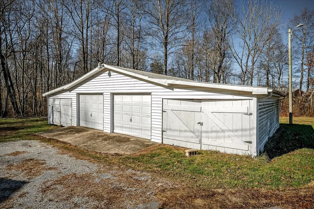 6940 S. York Highway Clarkrange TN 38553