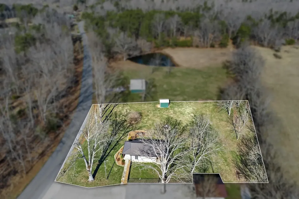 2496 Chestnut Hill Road Crossville TN 38571