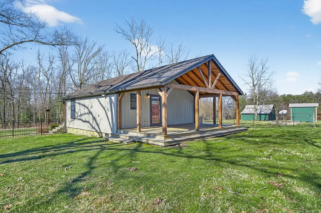 2496 Chestnut Hill Road Crossville TN 38571